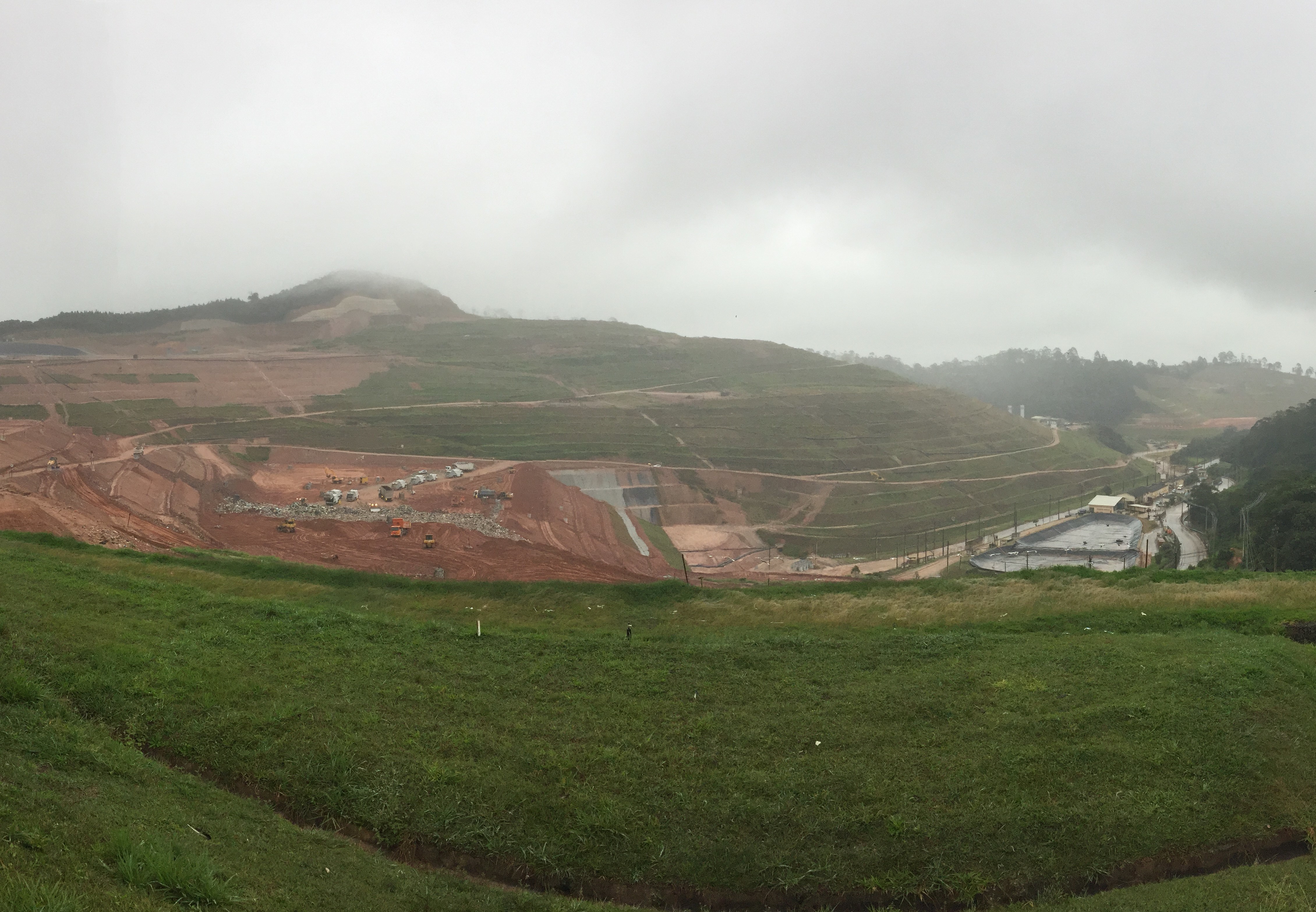 ブラジル・サンパウロ市郊外の埋立地ガスプラント1